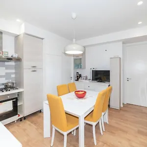 https://la-casa-di-andrea-caltagirone.sicilyhotelsitaly.net