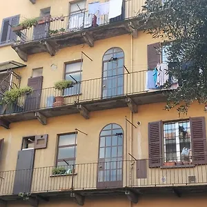 https://mirellas-sweet-home-navigli.it-lombardy.com