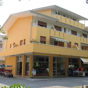 Condominio Simma Giallo E Azzurro Bibione